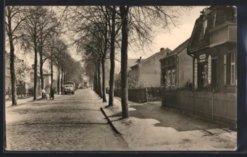 AK Senzig /Königs Wusterhausen, Dorfstrasse mit Eisenwarenhandlung