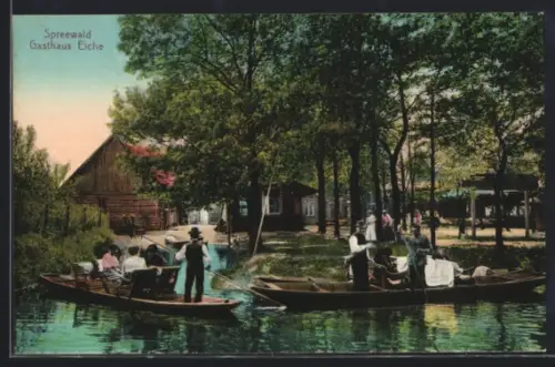 AK Lübbenau /Spreewald, Gasthaus Eiche, Kähne auf dem Wasser