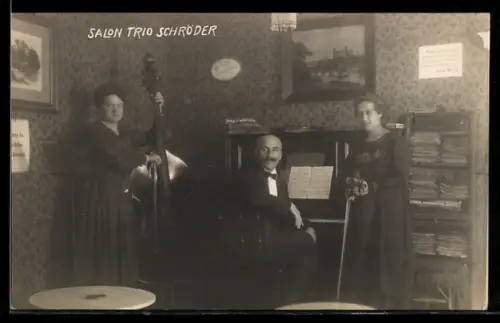 AK Salon-Trio Schröder mit Instrumenten, Musiker