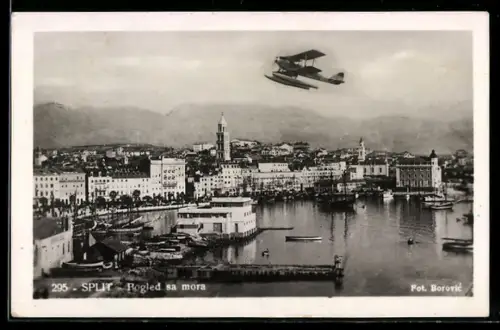 AK Split, Pogled sa mora, Doppeldecker über der Stadt