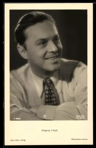 AK Schauspieler Hans Holt nach oben blickend
