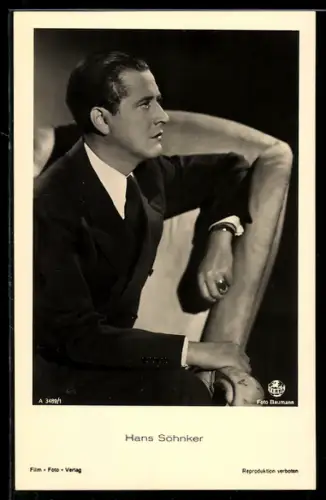 AK Schauspieler Hans Söhnker sitzt auf einem Sessel, Profilbild
