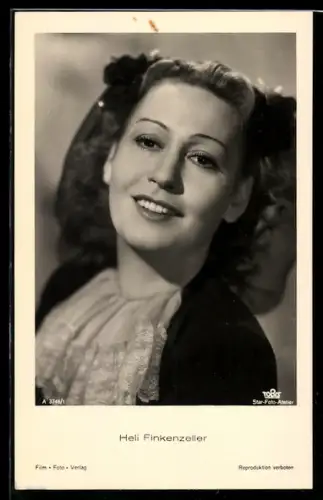 AK Schauspielerin Heli Finkenzeller lächelt