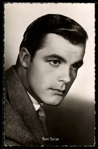 AK Schauspieler Toni Sailer mit Krawatte