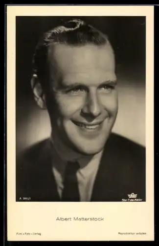 AK Schauspielerin Albert Matterstock im Anzug abgelichtet
