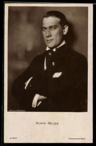 AK Schauspieler Alwin Neuss im Kostüm einer Filmrolle