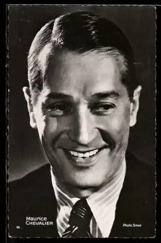 AK Schauspieler Maurice Chevalier mit lächelndem Gesicht