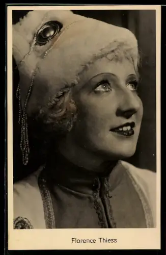 AK Schauspielerin Florence Thiess im Kostüm einer Filmrolle