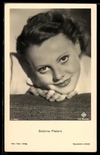 AK Schauspielerin Sabine Peters, frontales Portrait