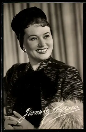 AK Schauspielerin Jarmila Ksirova mit lächelndem Gesicht