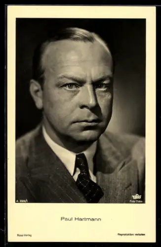 AK Schauspieler Paul Hartmann im Anzug mit ernsten Blick
