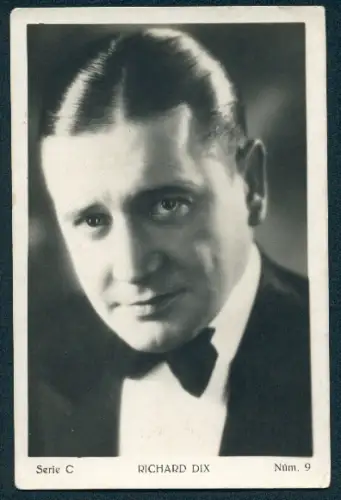 AK Schauspieler Richard Dix mit zurückgekämmtem Haar
