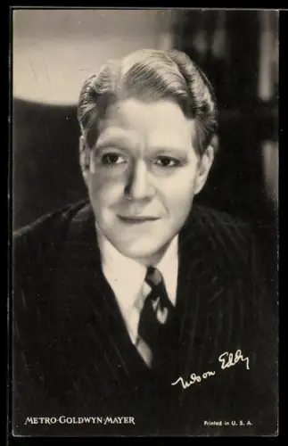 AK Schauspieler Nelson Eddy im eleganten Nadelstreifenanzug