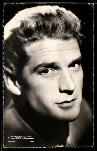 AK Schauspieler Georges Marchal schaut seitlich