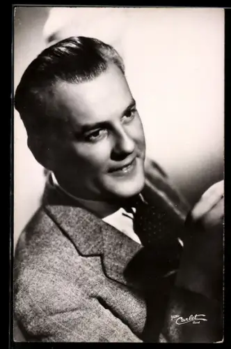 AK Schauspieler Raymond Rouleau im grauen Jackett