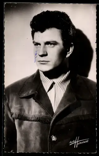 AK Schauspieler Henri Vidal in Lederjacke mit Fransen