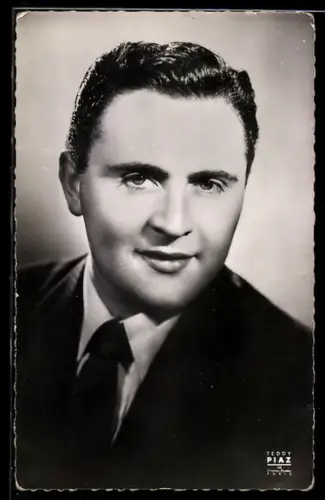 AK Schauspieler Pierre Malard im Anzug mit Krawatte