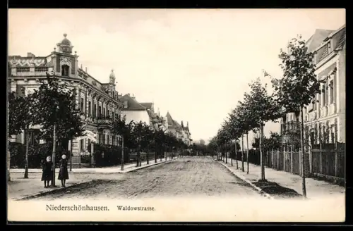 AK Berlin-Niederschönhausen, Partie in der Waldowstrasse