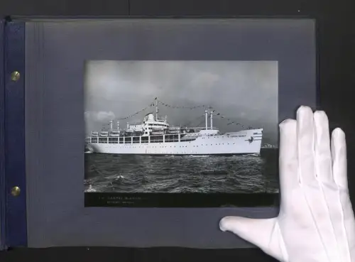 Fotoalbum mit 18 Fotografien, Dampfer T.N. Castel Bianco der SITMAR Genova, Innenansichten, Deckansicht, Kommandodeck