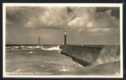 AK Warnemünde, Mole bei Sturm