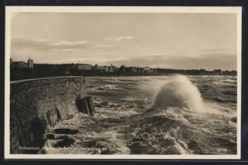 AK Warnemünde, Wellenschlag an der Mole