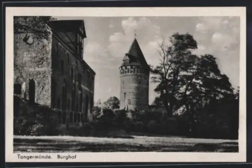AK Tangermünde, Im Burghof