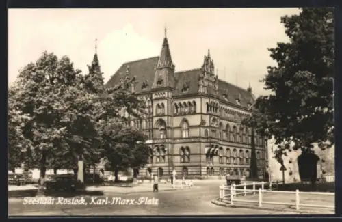 AK Rostock, Karl-Marx-Platz mit Turmgebäude