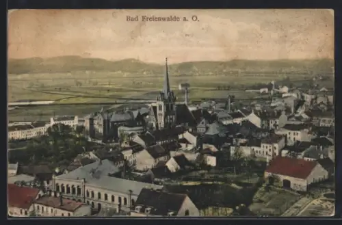 AK Bad Freienwalde a. O., Ortsansicht mit Kirche und umliegenden Gebäuden