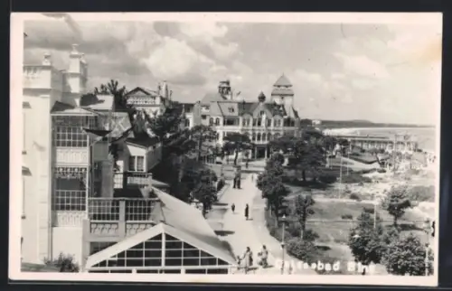 AK Binz /Rügen, Strandpromenade, Kurhaus, Seebrücke