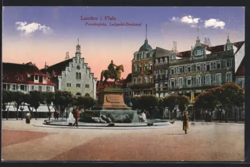 AK Landau i. Pfalz, Paradeplatz, Luitpold-Denkmal