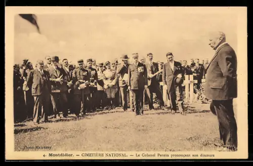 AK Montdidier, Cimetière National, Le Colonel Pernin prononcant son discours