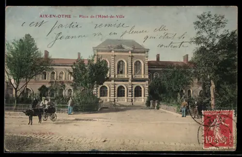 AK Aix-en-Othe, Place de l`Hôtel-de-Ville