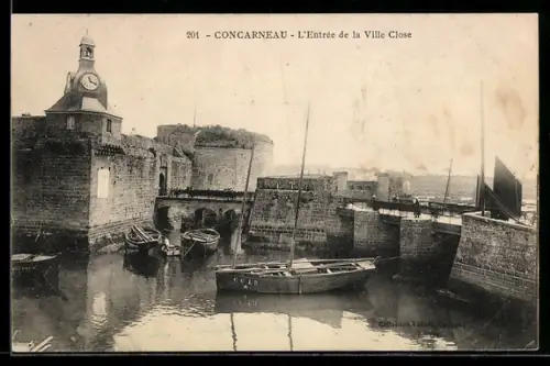 AK Concarneau, L`entrée de la ville close, Segelboote
