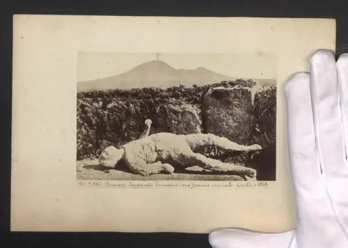 Fotografie Ansicht Pompeji, Empreinte soumaine, une femme enceinte souilles 1868, Grossformat 17 x 25cm, Post mortem