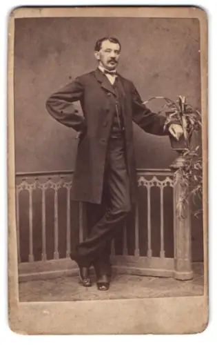 Fotografie P. L. Cramer, Nürnberg, Königstrasse 92, Portrait eleganter Herr, 1869
