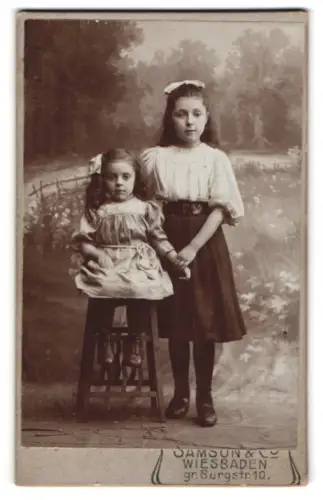 Fotografie Samson & Co, Wiesbaden, gr. Burgstr. 10, Portrait der Geschwister Blank, dabei Else Blank