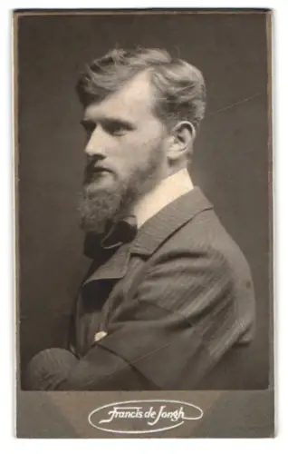 Fotografie Francis de Jongh, Lausanne, Avenue du Théâtre 6, Porträt eines eleganten Herrn