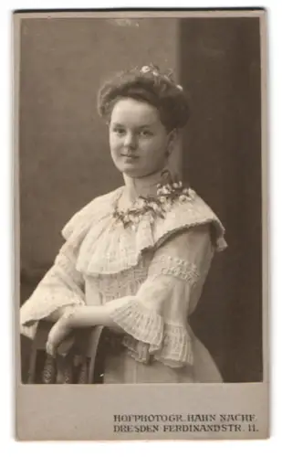 Fotografie Hahn Nachf., Dresden, Ferdinandstr. 11, Porträt der Frau Johanna Sachse, Hartha 1904