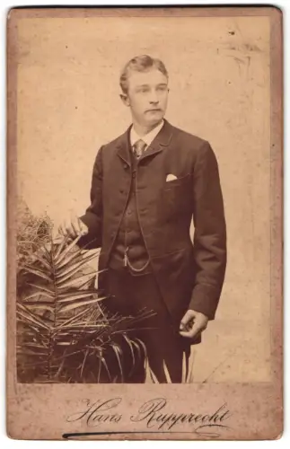 Fotografie Hans Rupprecht, Bremen, Osterthorsteinweg 61, Porträt von Herr Tietzen