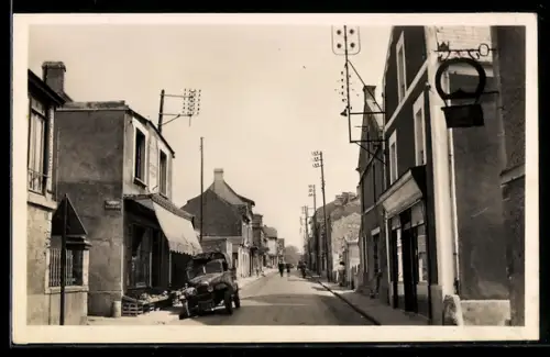 AK Saint-Aubin-sur-Mer /Calvados, Rue du Maréchal Foch