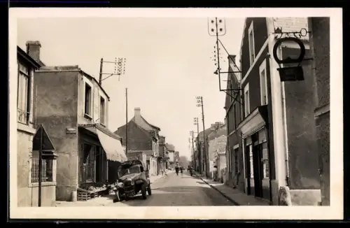 AK Saint-Aubin-sur-Mer /Calvados, Rue du Maréchal Foch