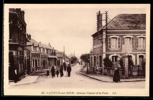 AK Cayeux-sur-Mer, Avenue Carnot et la Poste