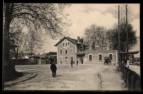 AK Moret, La Gare