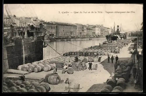 AK Cette, Quai du Sud et de la Ville, Vapeurs débarqueant des Fûts
