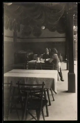 Foto-AK Storkow /Mark, Restaraunt Storkower Schützenhaus, Gäste im Speisesaal, 1931