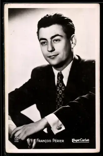 AK Schauspieler Francois Perier im schwarzen Anzug