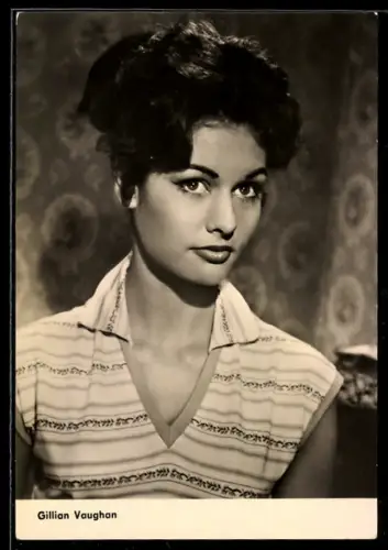 AK Schauspielerin Gillian Vaughan lächelnd