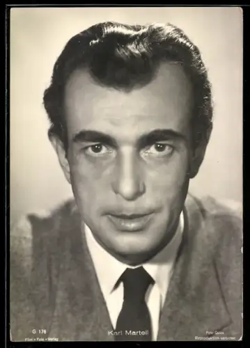 AK Schauspieler Karl Martell mit Krawatte im Jackett