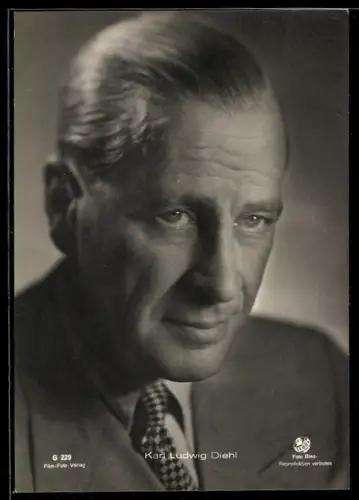 AK Schauspieler Karl Ludwig Diehl im Anzug mit karierter Krawatte