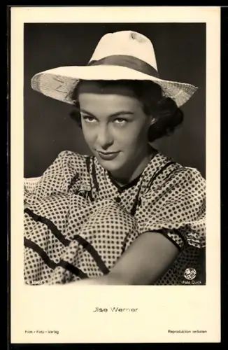 AK Schauspielerin Ilse Werner, ein punktiertes Kleid und ein weisser Hut schmücken sie